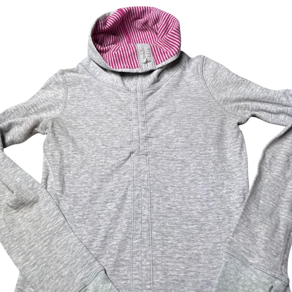 Lululemon Heathered Grey Pink Striped Funnel Neck Pullover Top Size 2 Thumbholes